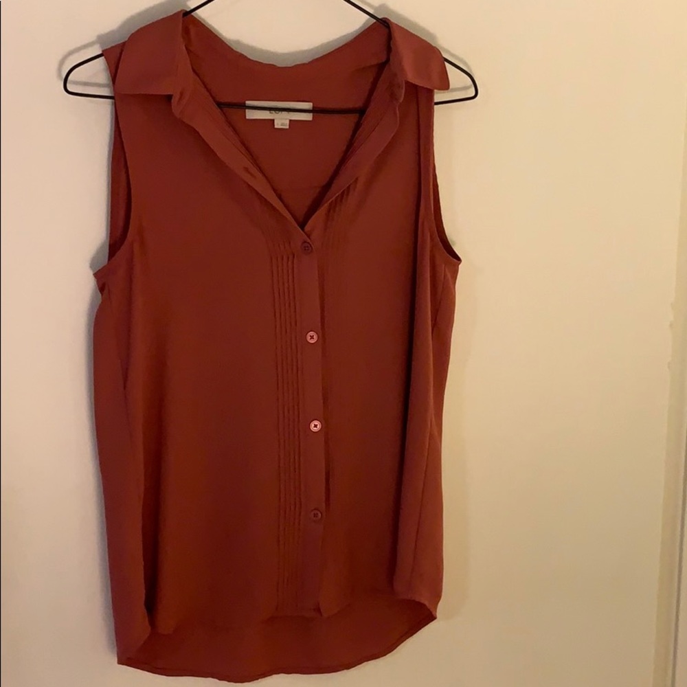 Cute button down LOFT blouse.